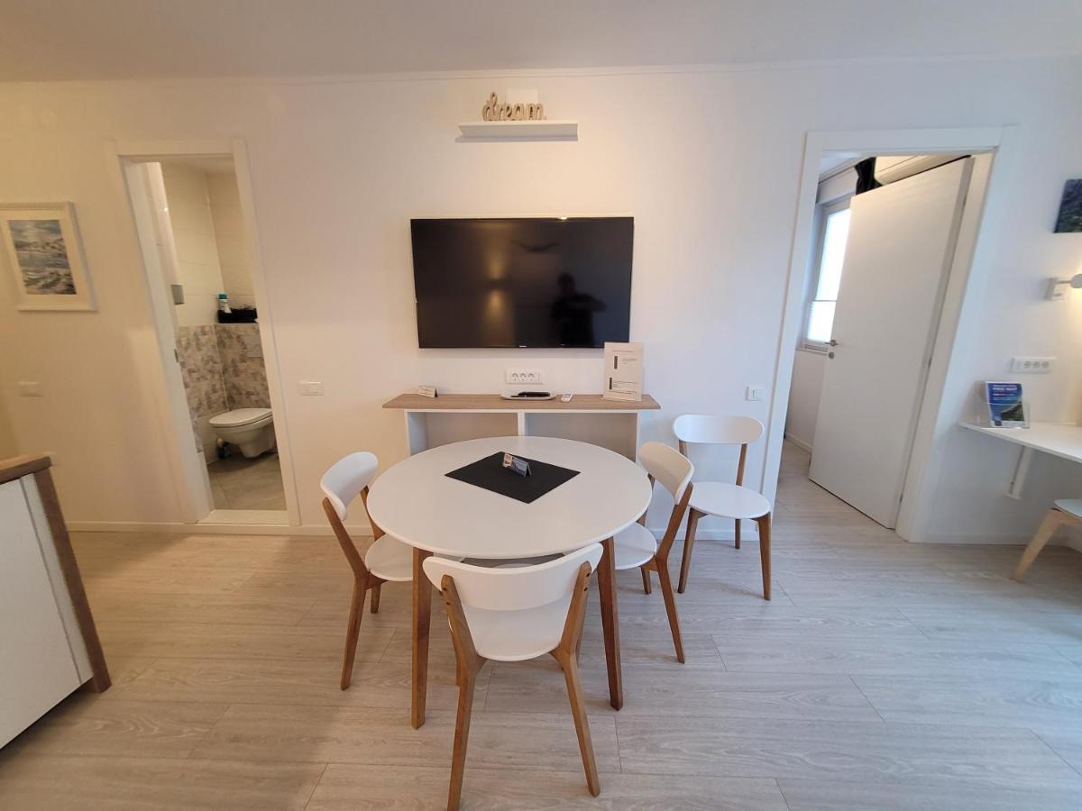 Apartment Yadranka With Sea View Terrace