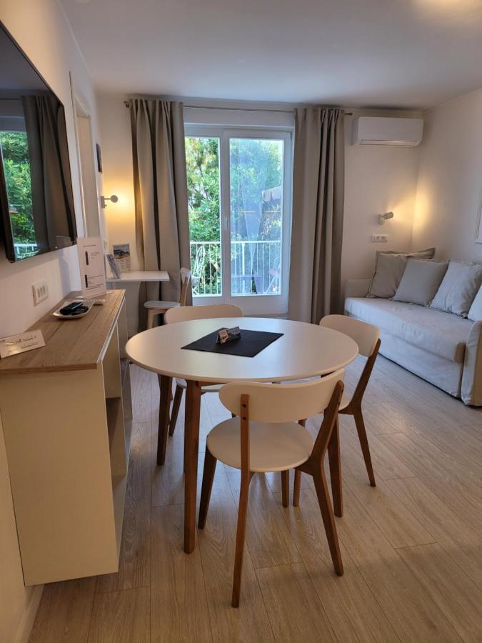 Yadranka With Sea View Terrace Apartment