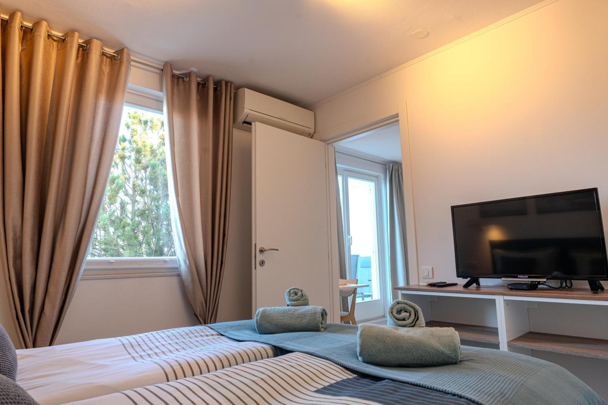 Yadranka With Sea View Terrace *