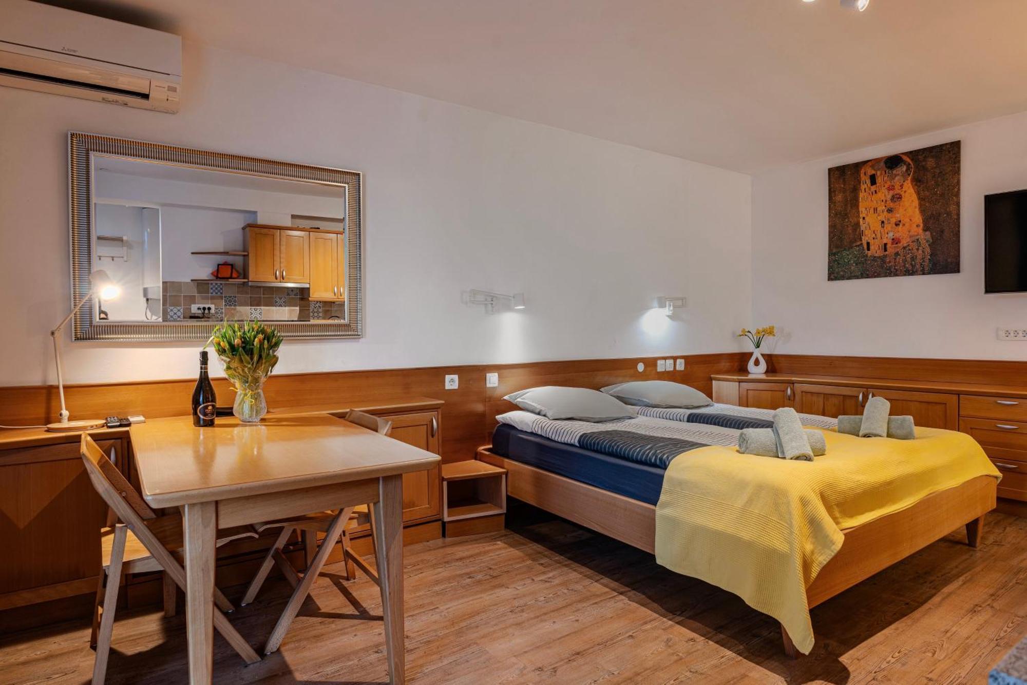 Apartment Yadranka With Sea View Terrace Strunjan