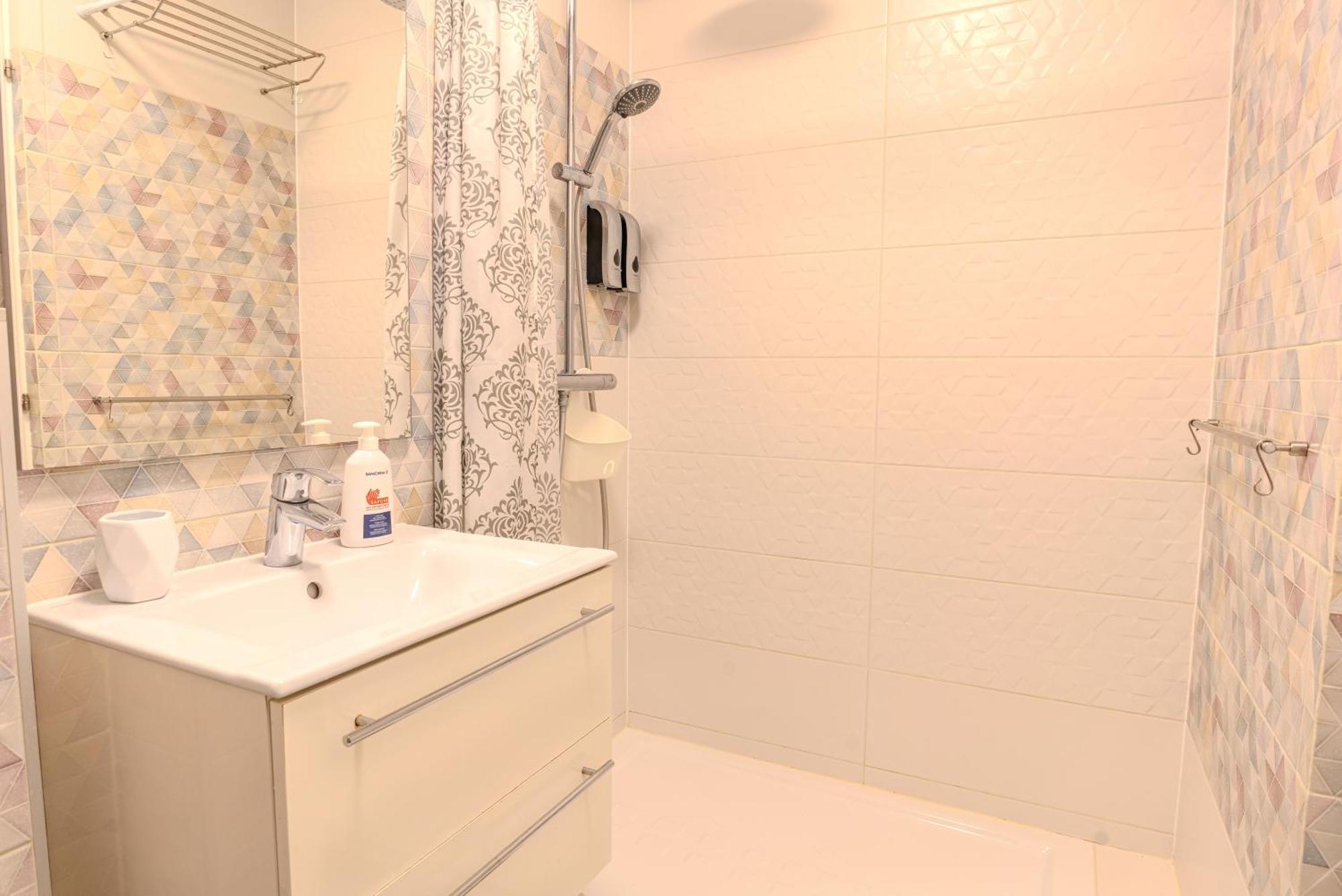 Yadranka With Sea View Terrace Apartment *